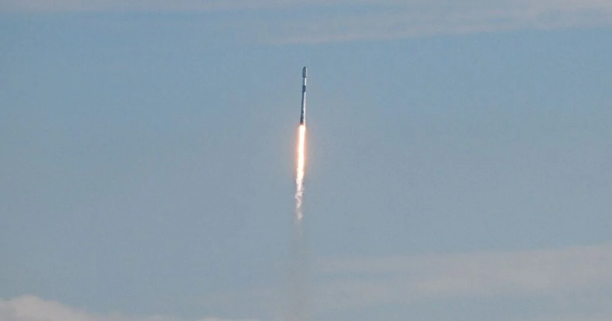 Estágio superior do Falcon 9 da SpaceX colide com a Lua: impacto cria novo cratera e levanta debate sobre detritos espaciais