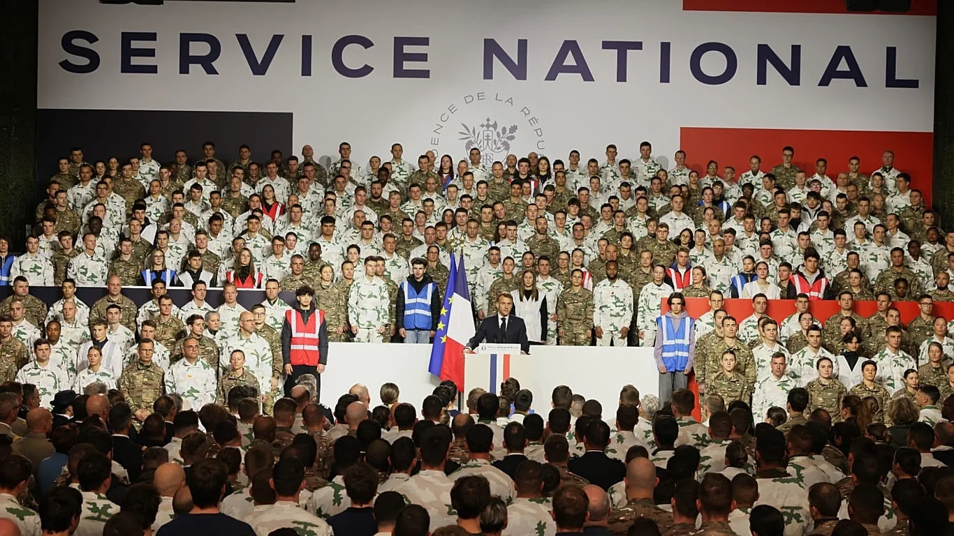 França lança o novo Serviço Nacional Militar Voluntário: um movimento estratégico no tabuleiro europeu