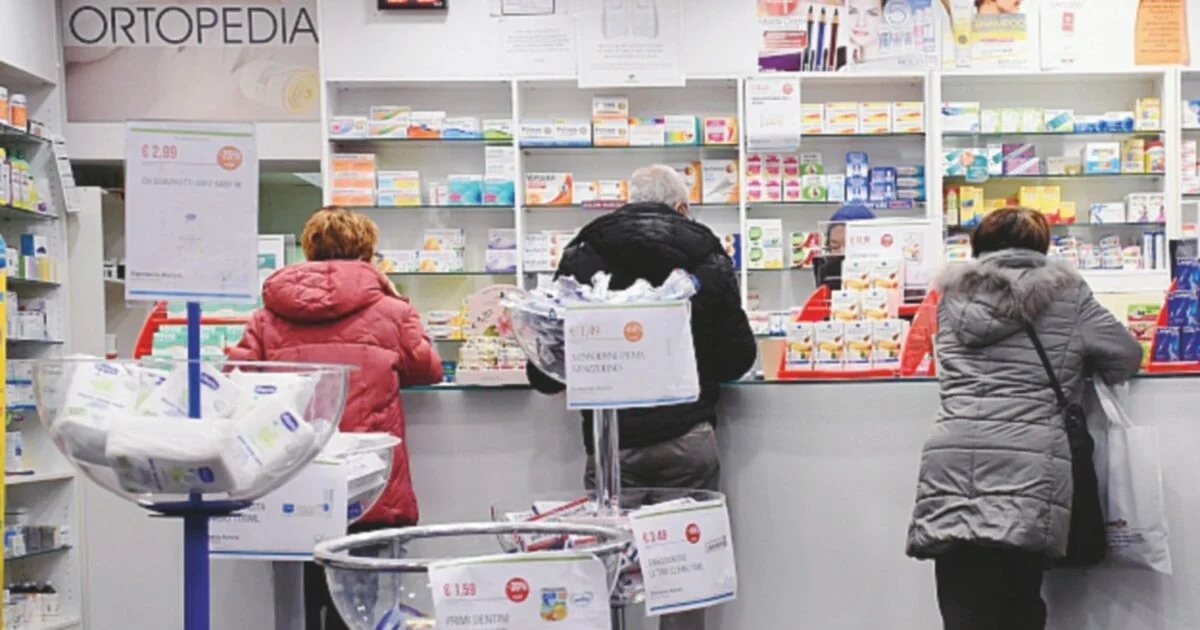 Proposta italiana: usar parte dos fundos de defesa para produzir medicamentos genéricos e reduzir dependência externa