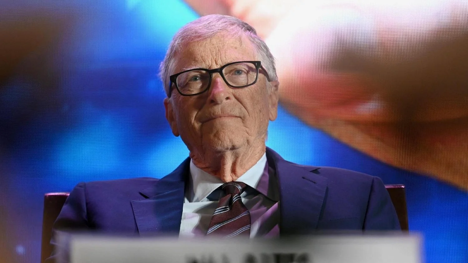 Bill Gates propõe cotas de 40% para empregos humanos diante do avanço da inteligência artificial