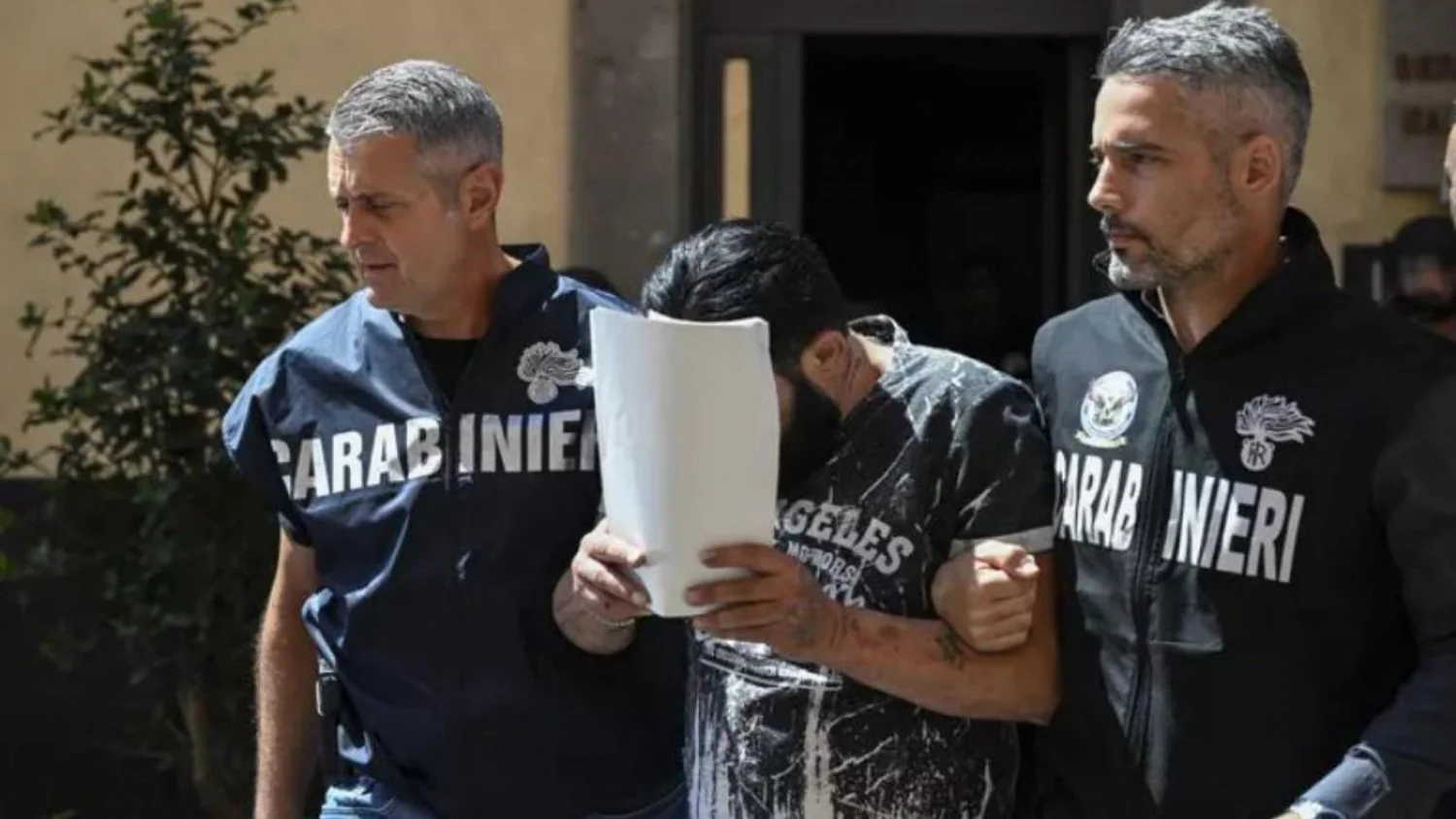 Gip de Roma mantém D’Avino e Passariello na prisão por atentado a Sigfrido Ranucci: “reticências” nas declarações