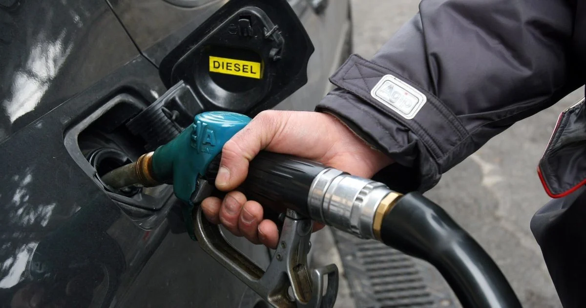 Governo prorroga até 25 de agosto o corte de 17 cêntimos nas acises do diesel
