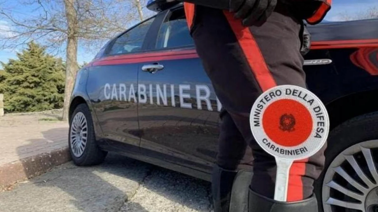 Homem de 40 anos é encontrado morto a tiros em estacionamento de Castellanza (Varese)
