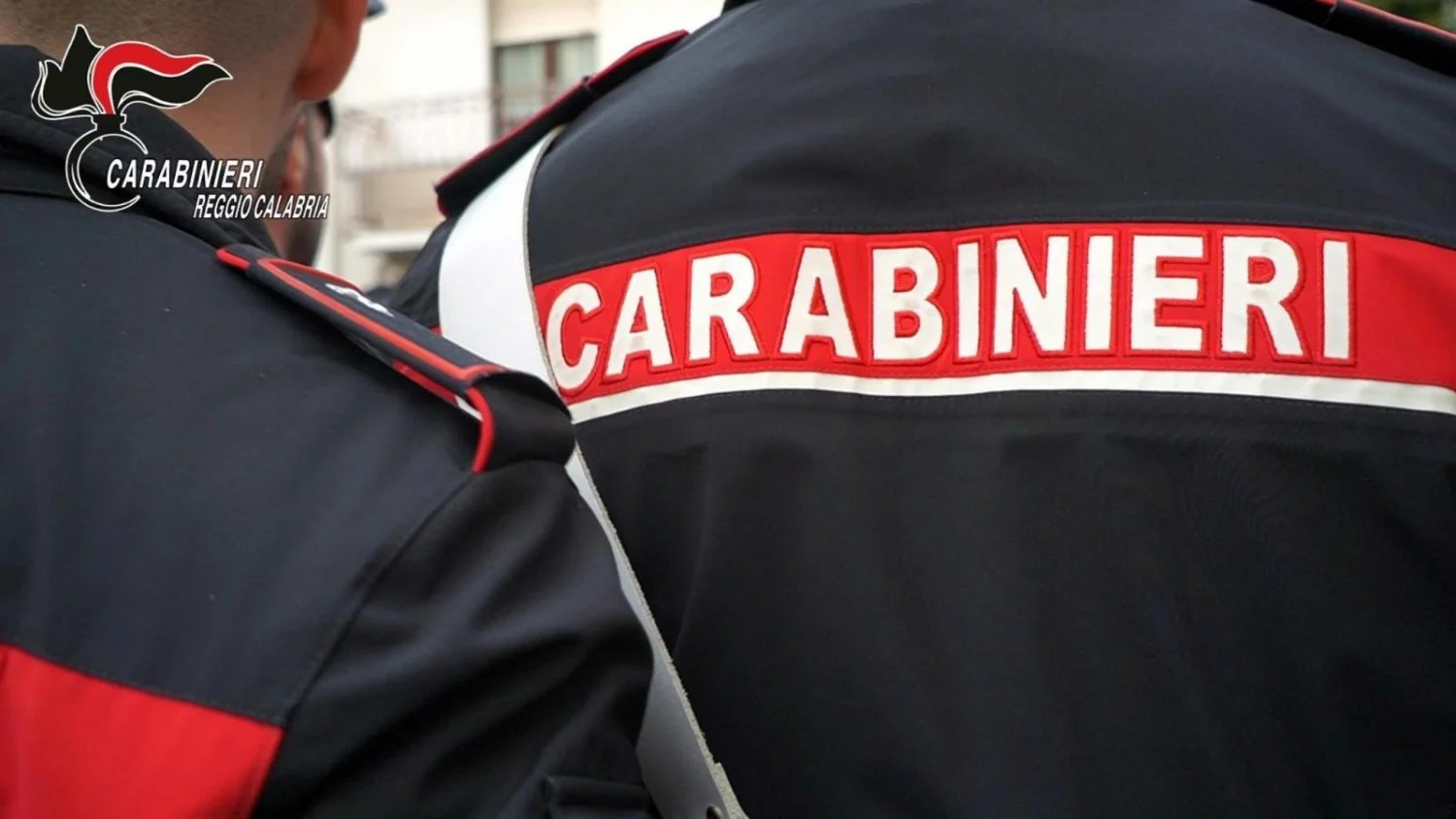 Homem é encontrado morto em Stignano; vestígios de sangue mobilizam investigação em Reggio Calabria