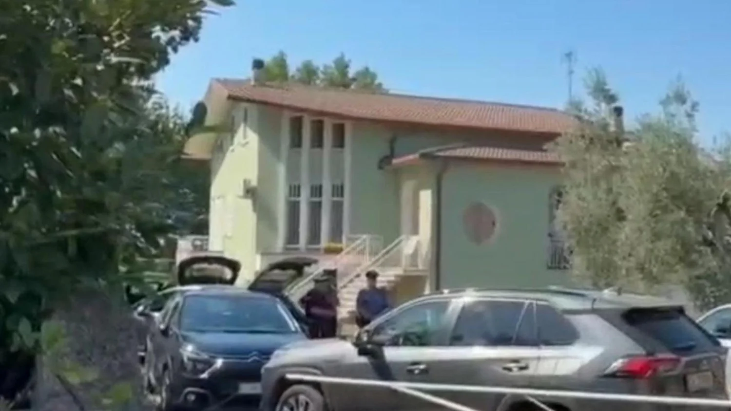 Homem mata a esposa a facadas e tenta suicídio em S. Angelo a Cupolo, no Sannio