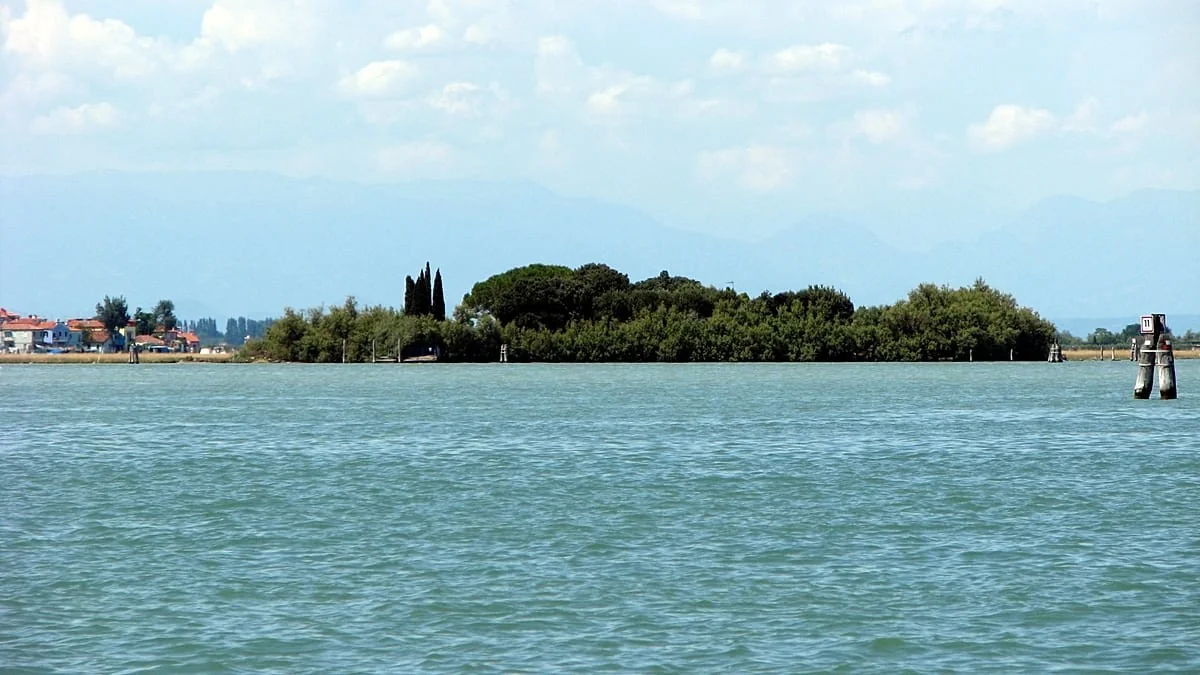 Ilha privada Crevane à venda na Laguna de Veneza com fortim napoleônico
