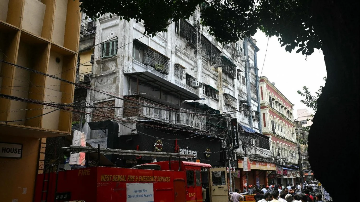 Incêndio em hotel de Calcutá deixa pelo menos nove mortos, entre eles uma criança