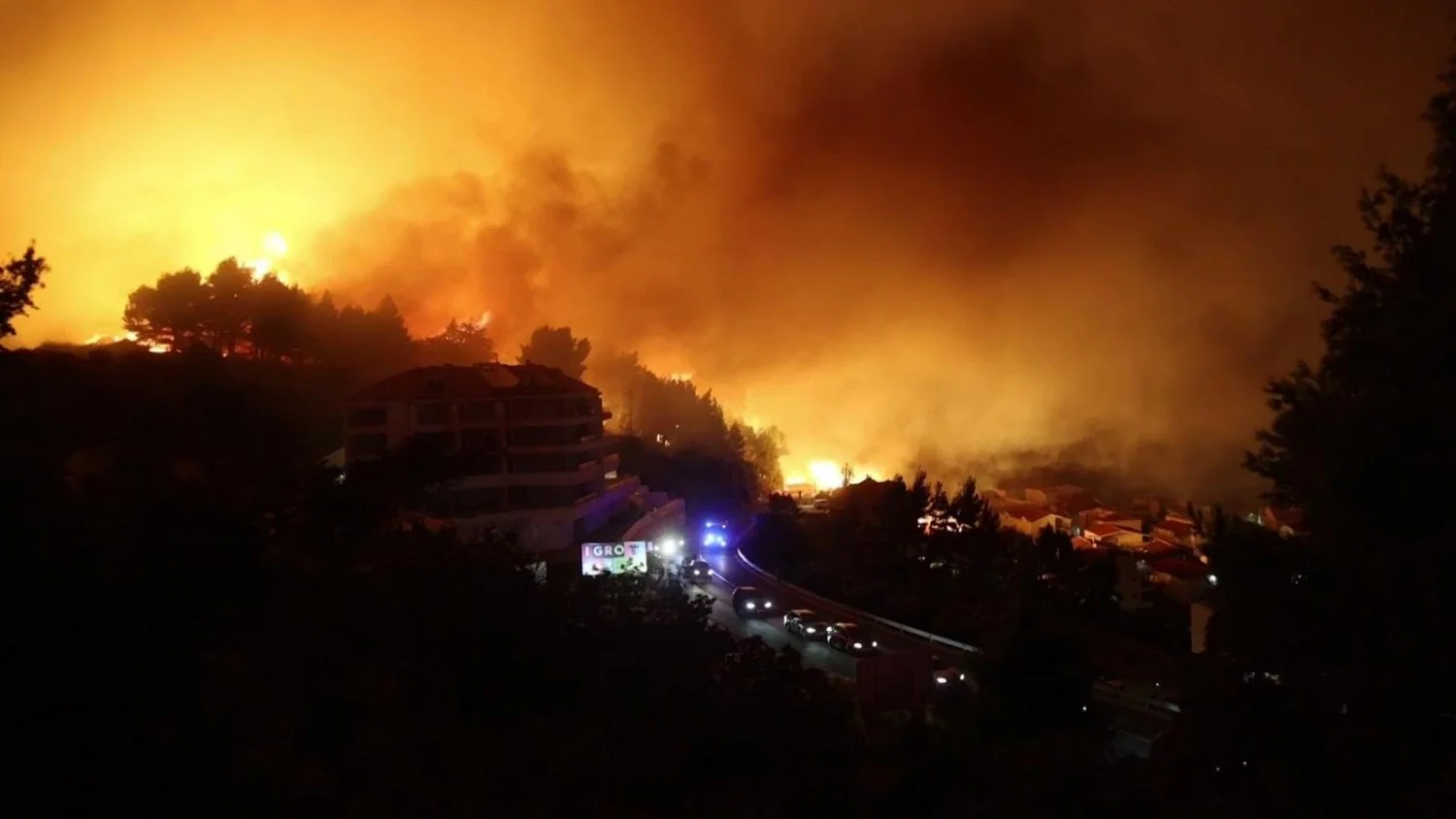 Incêndio devastador ao sul de Spalato, na Croácia: 19 feridos, cerca de 1.000 evacuados