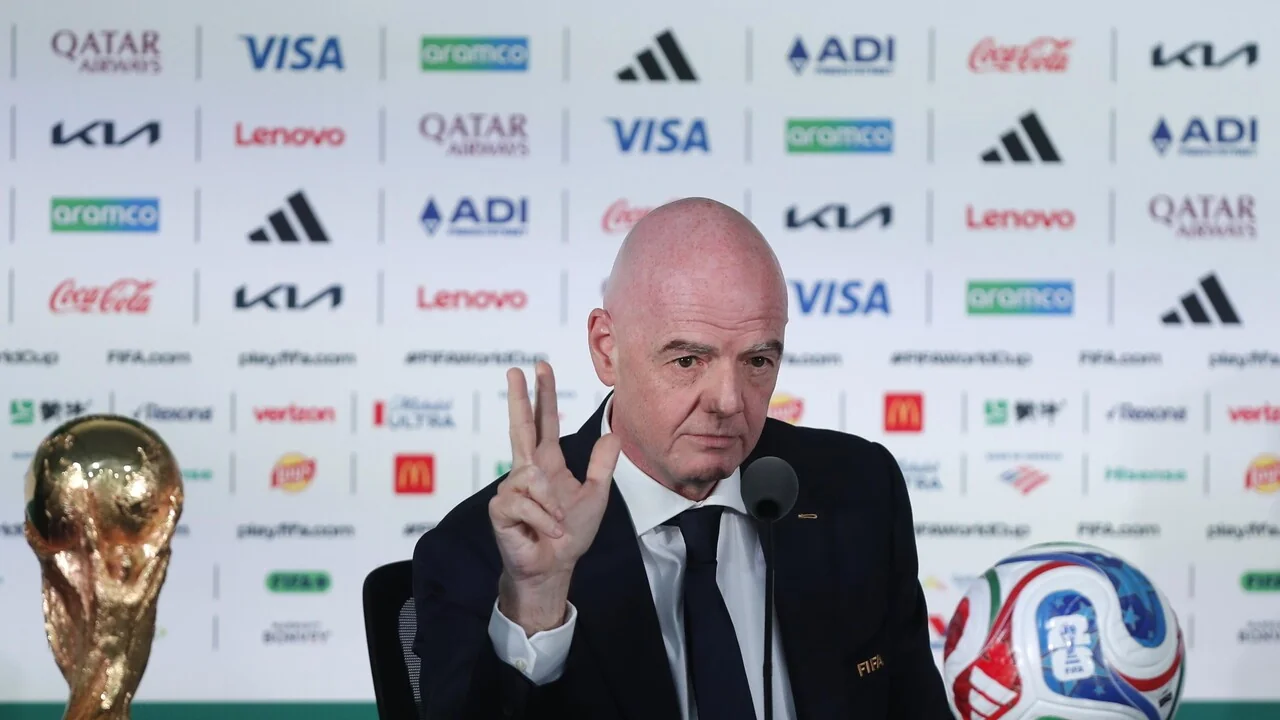 Infantino recua: FIFA abandona projeto de abrir o Mundial a capitais privadas