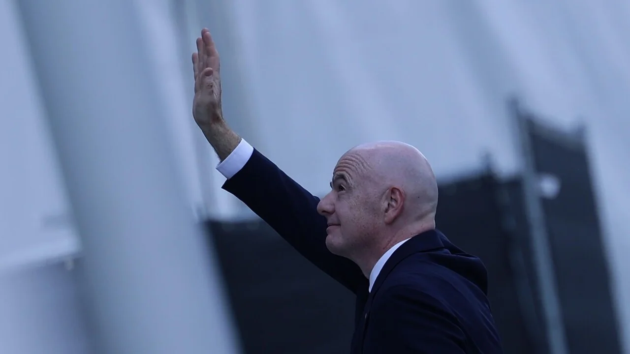 Infantino recua e FIFA abandona plano de abrir o Mundial a capital privado