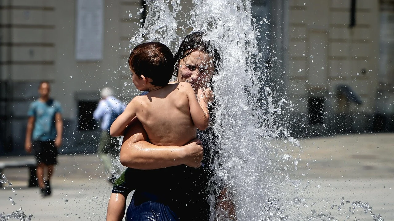 Semana segue com calor intenso na Itália: temperaturas 7-8°C acima da média e pico noturno antes de arrefecer