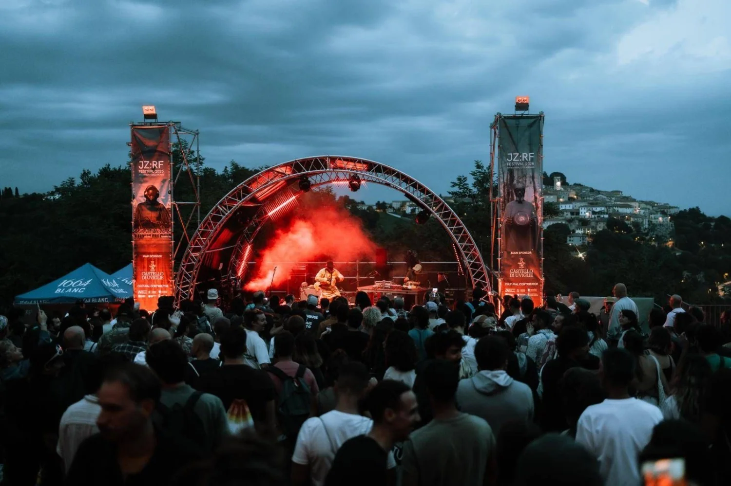 Jazz:Re:Found 2026 — Duplo sold out confirma Cella Monte como epicentro musical de 27 a 30 de agosto