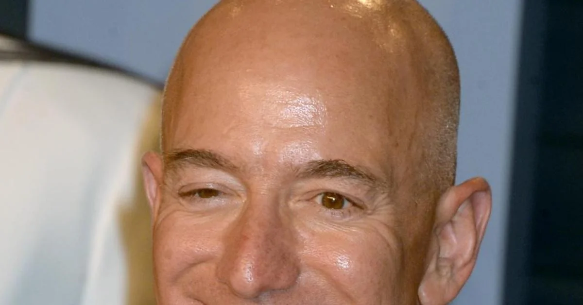 Jeff Bezos apresenta plano para vender 15 milhões de ações da Amazon avaliado em US$4,07 bi