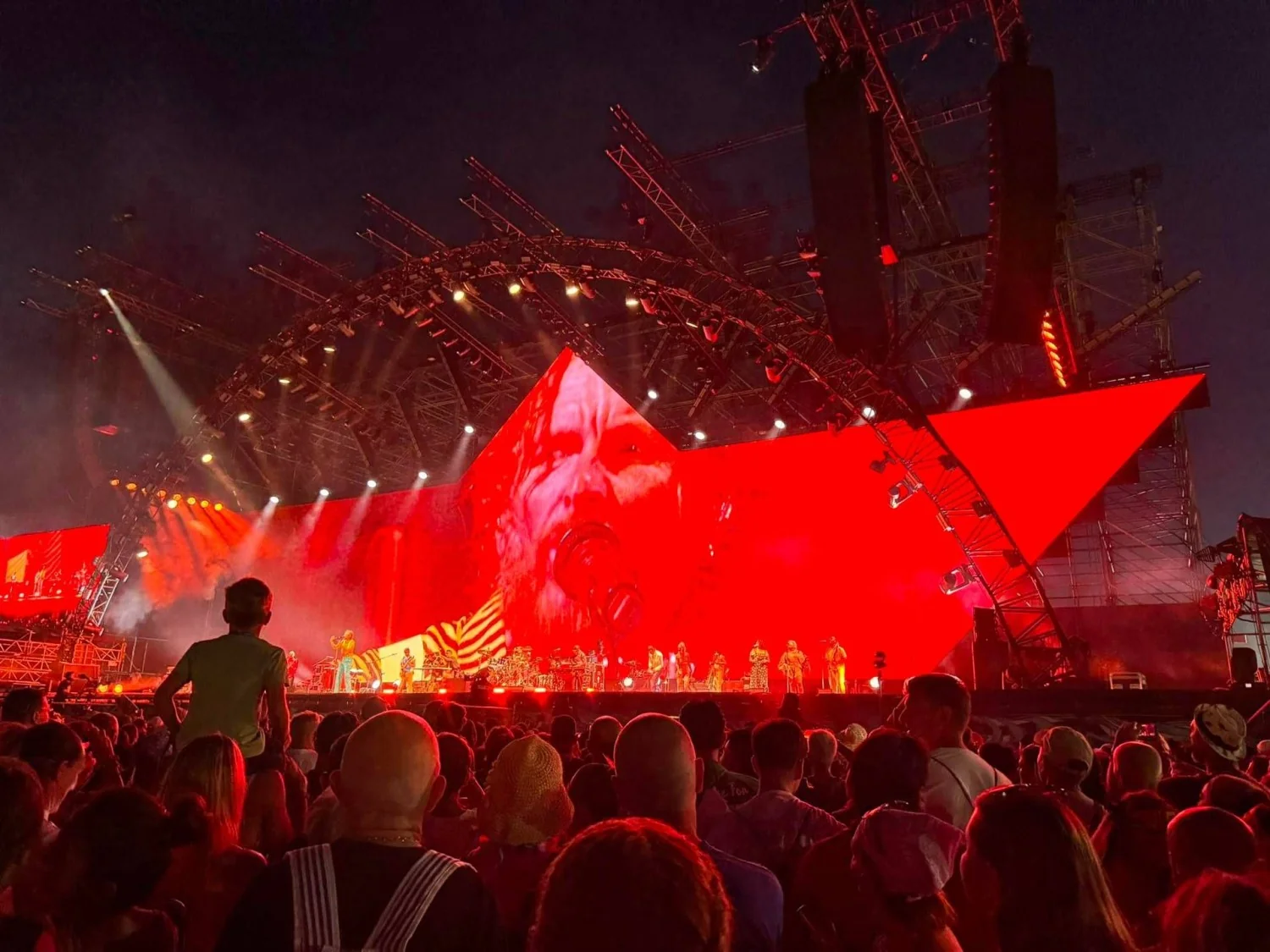 Jovanotti lança 'L'Arca di Loré' em Olbia: festa de 25 mil pessoas e a surpresa de Alfa