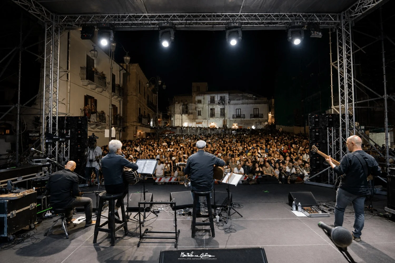 Kaulonia Tarantella Festival celebra 'Suoni di Pace' e transforma Caulonia em praça de encontro