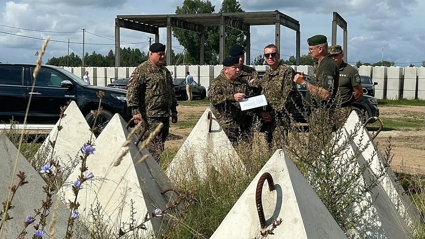 Letônia reforça segurança na fronteira com a Bielorrússia entre drones, migração e risco militar