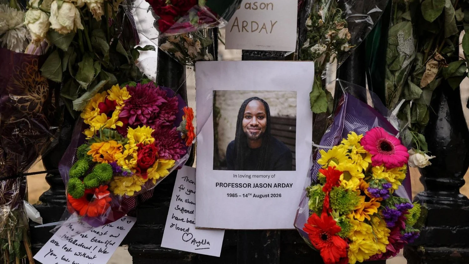 Vigília de 30 mil em Londres e petição pressionam por investigação sobre a morte de Jason Arday