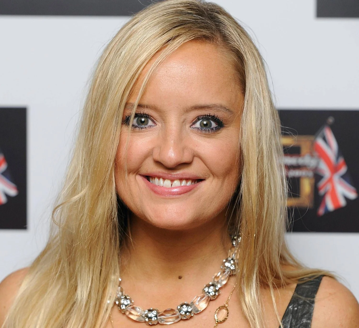 Lucy Davis anuncia diagnóstico de câncer terminal: “Não tenho medo, estou em paz”