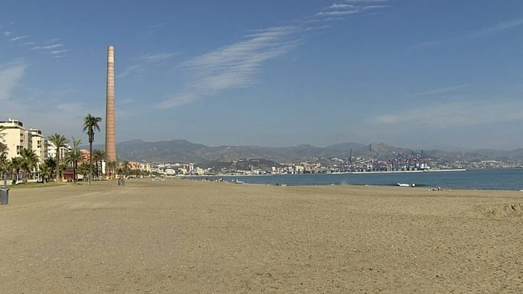 Málaga: seis praias proibidas ao banho após detecção de E. coli; município eleva bandeira vermelha