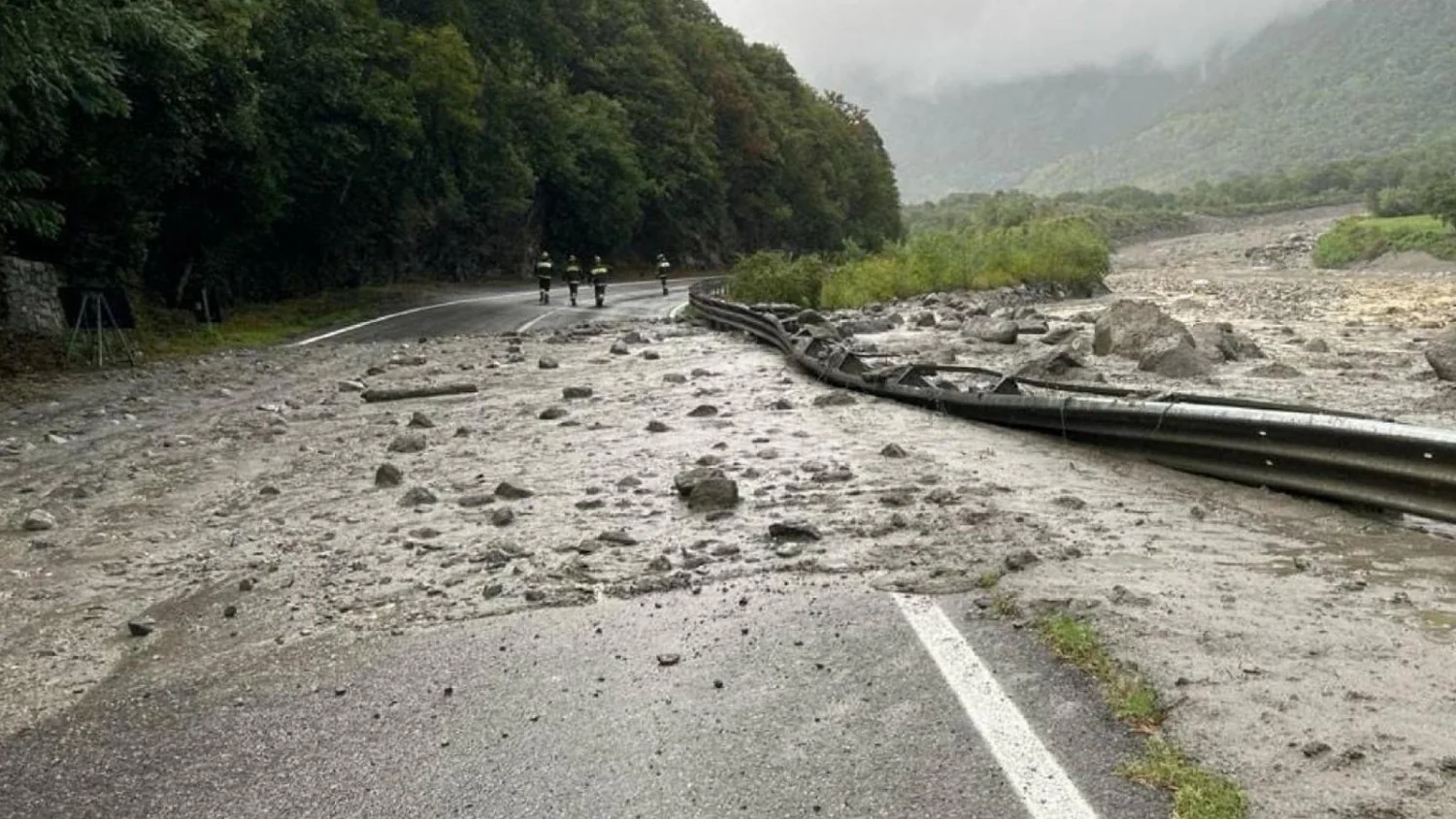 Maltempo no Norte: evacuação de acampamento na Lombardia e raio paralisa estação em Ventimiglia