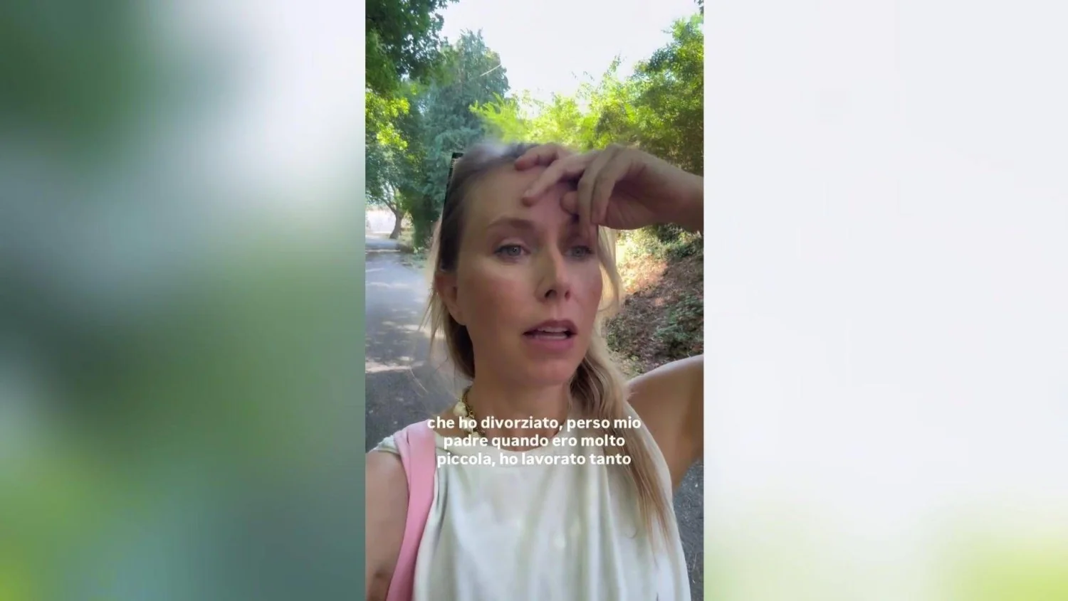 Margot Sikabonyi sobre as rugas: "Tenho orgulho, elas contam minha história" — atriz de Un medico in famiglia responde críticas