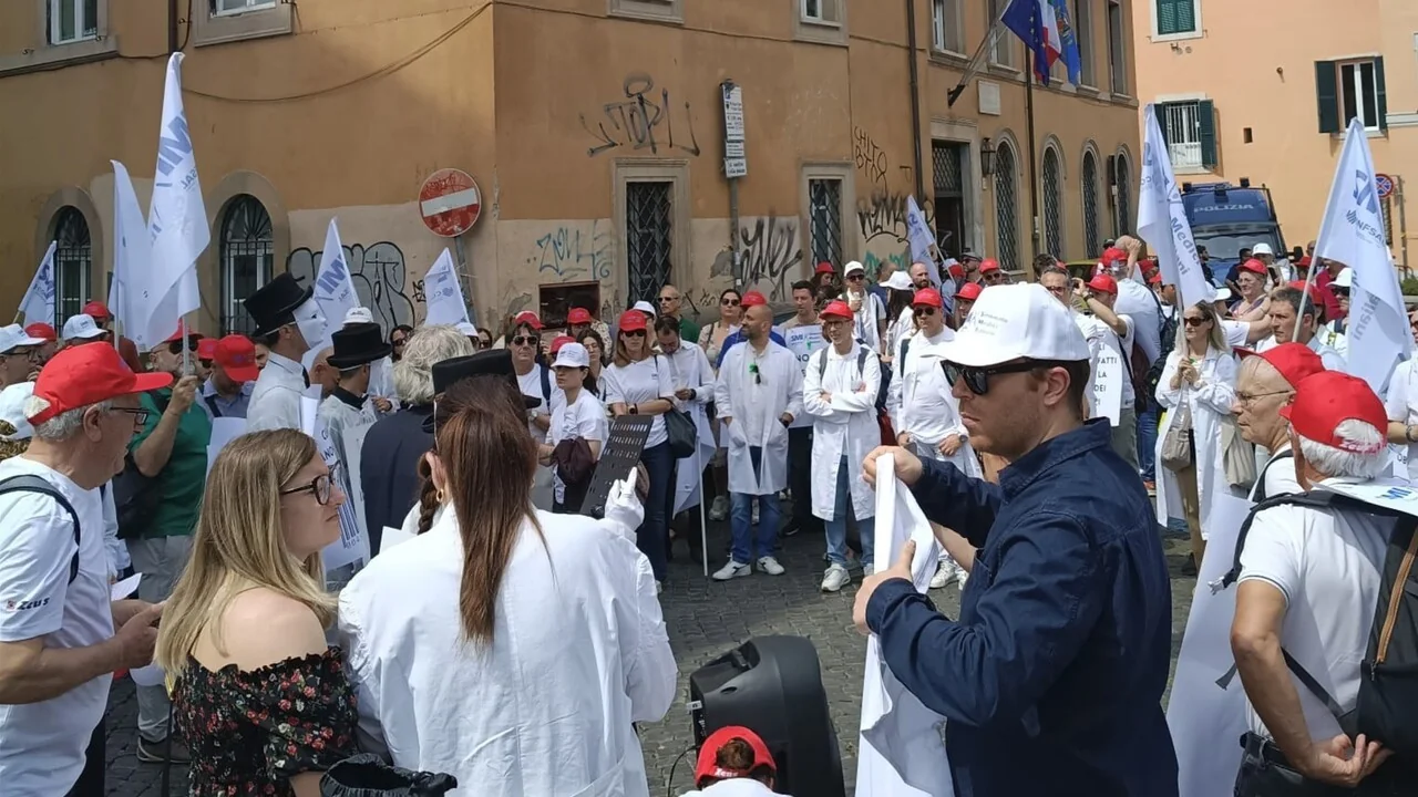 Médicos anunciam greve nacional contra horas obrigatórias nas Case di comunità