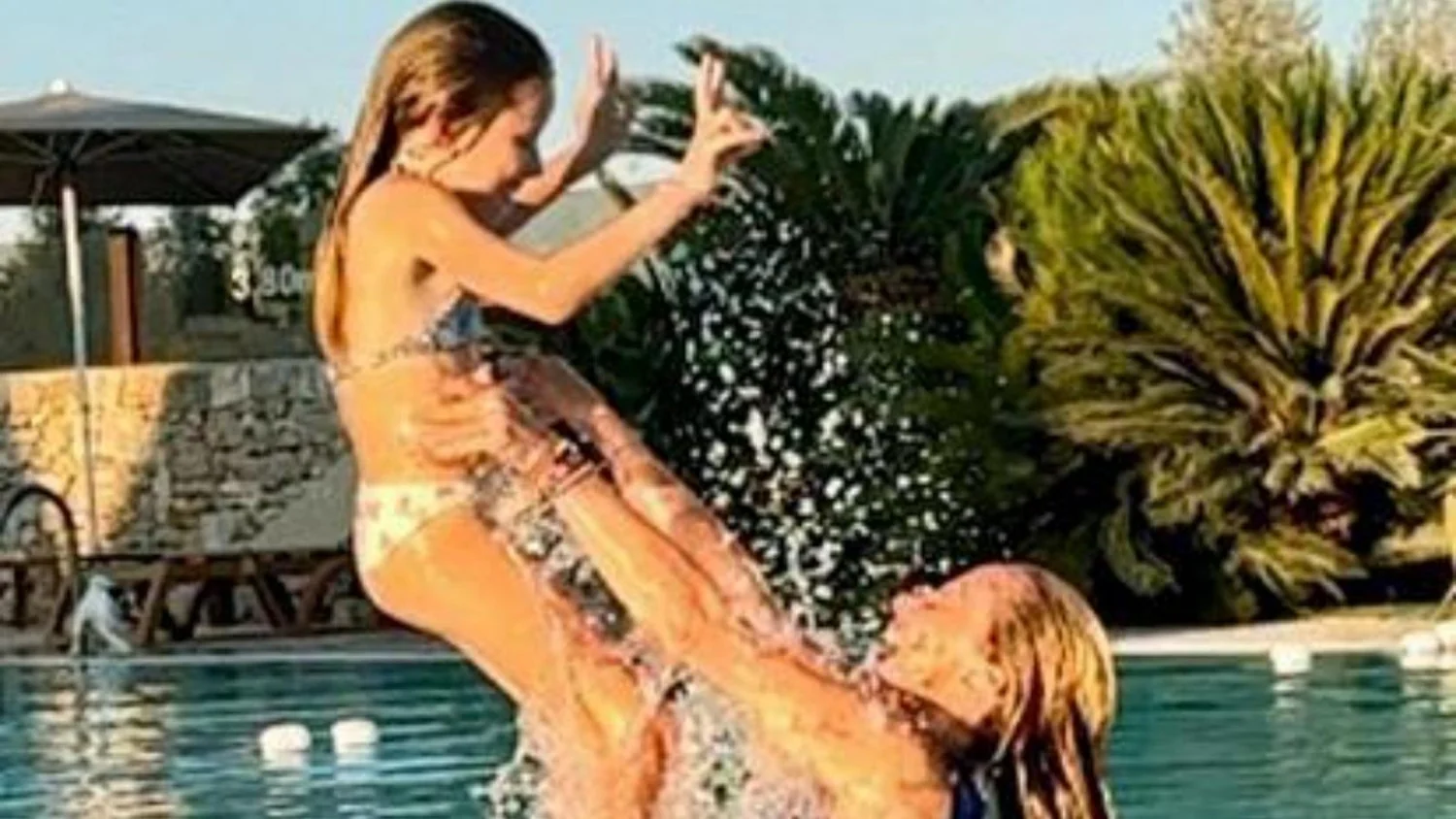 Giorgia Meloni e a filha Ginevra: fim de semana em La Maddalena entre mergulhos, aperitivos e encontros com moradores