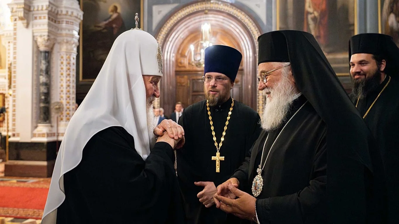 Visita do metropolita de Córfu a Moscou com a relíquia de São Spyridon provoca tensão diplomática na Igreja da Grécia