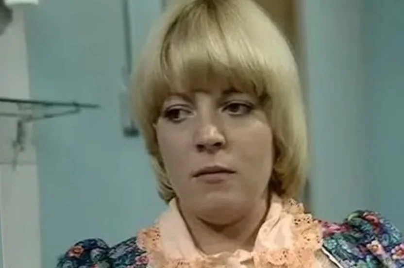 Morre Cheryl Hall, rosto da sitcom 'Citizen Smith' que questionou os papéis femininos na comédia britânica