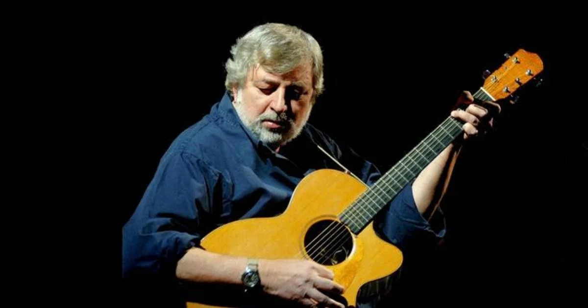 Morre Francesco Guccini, o cantor-poeta que foi espelho da memória italiana — cerimônia pública em setembro