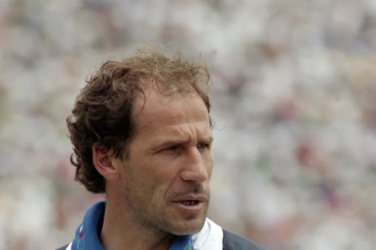Morre Franco Baresi: o mundo se curva ao 'Piscinin' do Milan