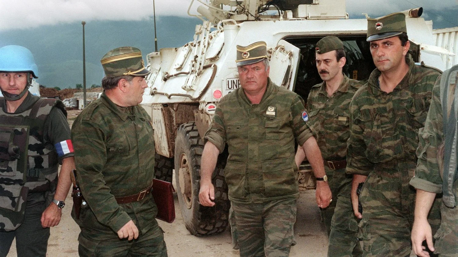 Morte de Ratko Mladic: Sérvia anuncia funerais de Estado e reacende tensões nos Bálcãs