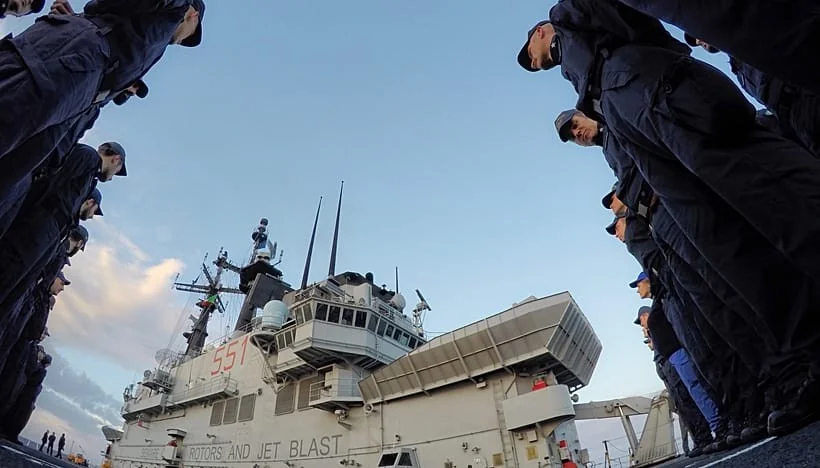 Nave Giuseppe Garibaldi zarpa de Taranto rumo à Indonésia: última viagem da embarcação que foi amiralha da Itália