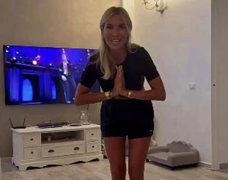 Noemi Bocchi é a quarta concorrente confirmada de Ballando con le Stelle; reação irônica de Totti viraliza