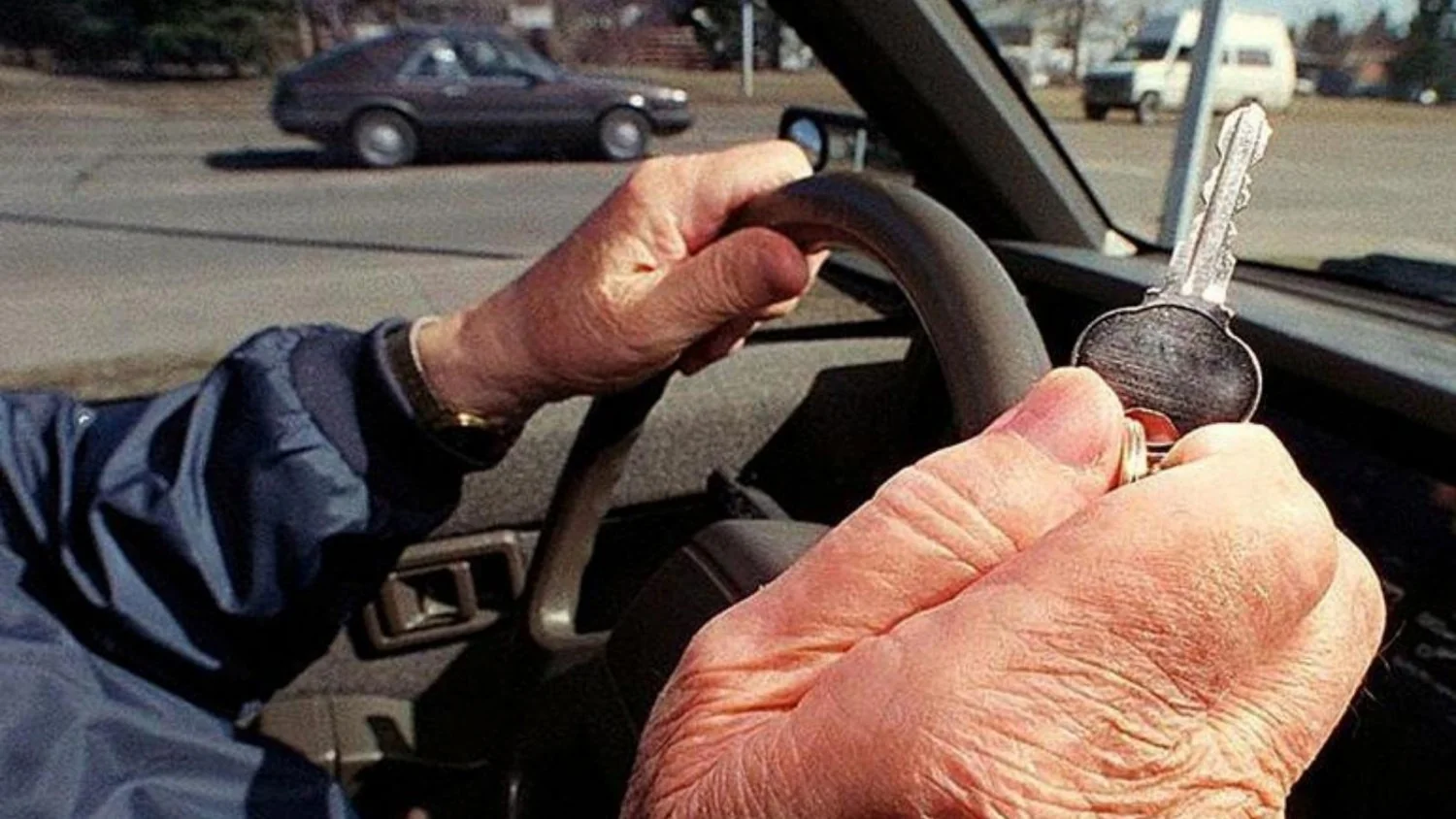 Novo Código da Estrada: governo exclui proibições para maiores de 85 anos e amplia exames médicos