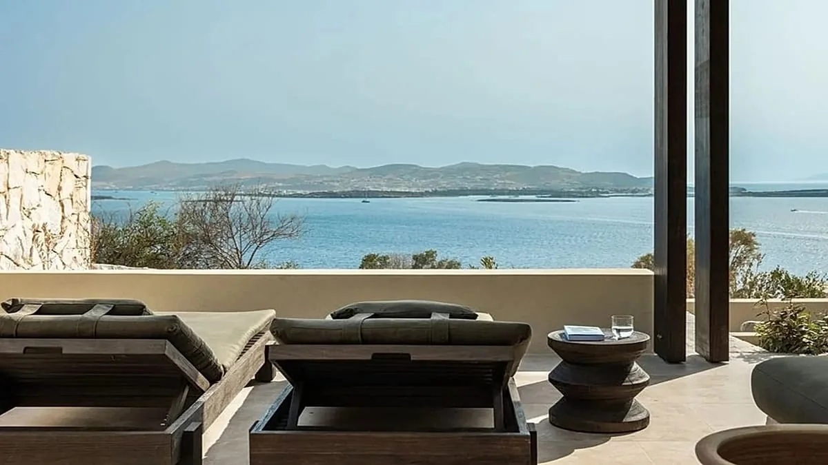 Ilhas europeias ganham novos hotéis de luxo em 2026: de Paros ao Mar Báltico