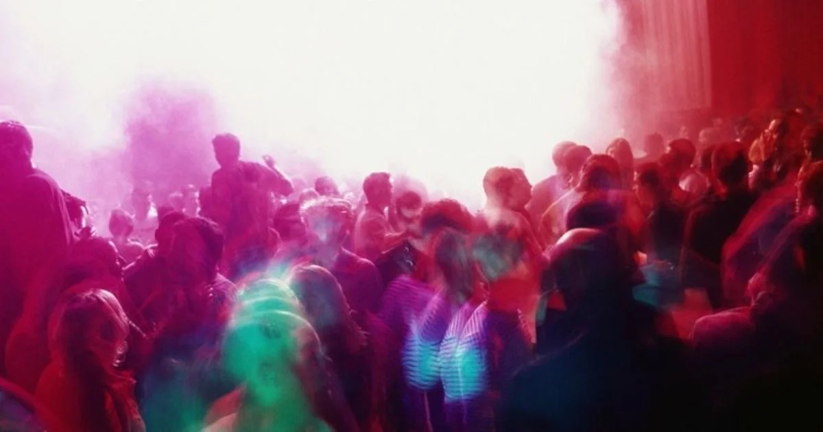 Ozora Festival na Hungria encerra antecipadamente após duas mortes em meio a onda de calor