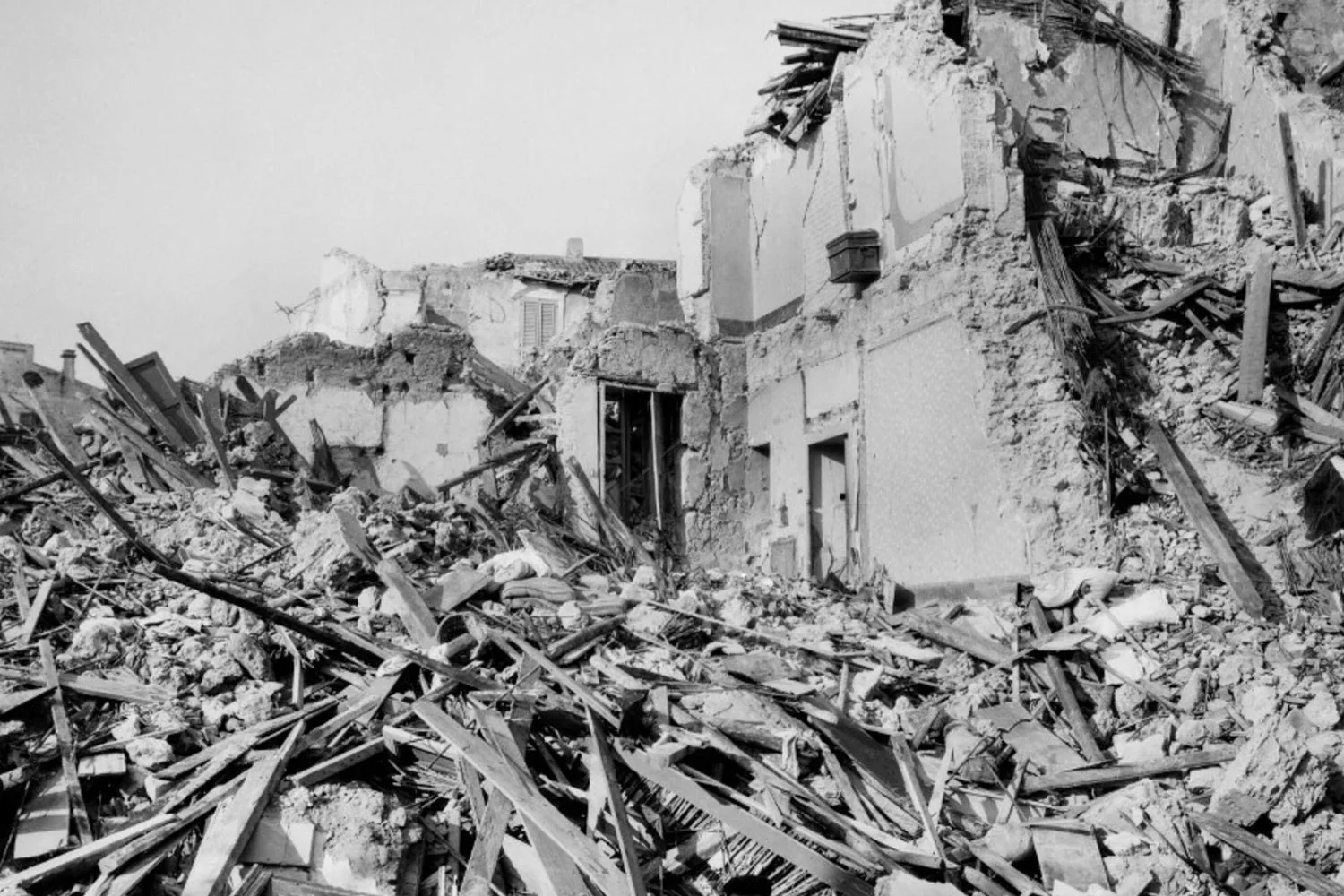 PaleoBayes: novo método bayesiano estima magnitude de terremotos antigos no Apenino central