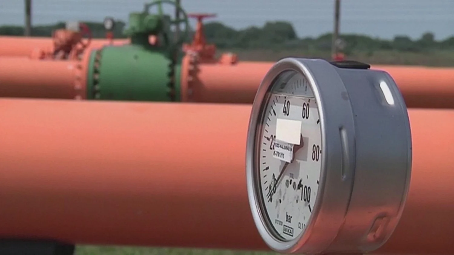 Paradoxo energético italiano: reservas cheias, contas de energia nas alturas