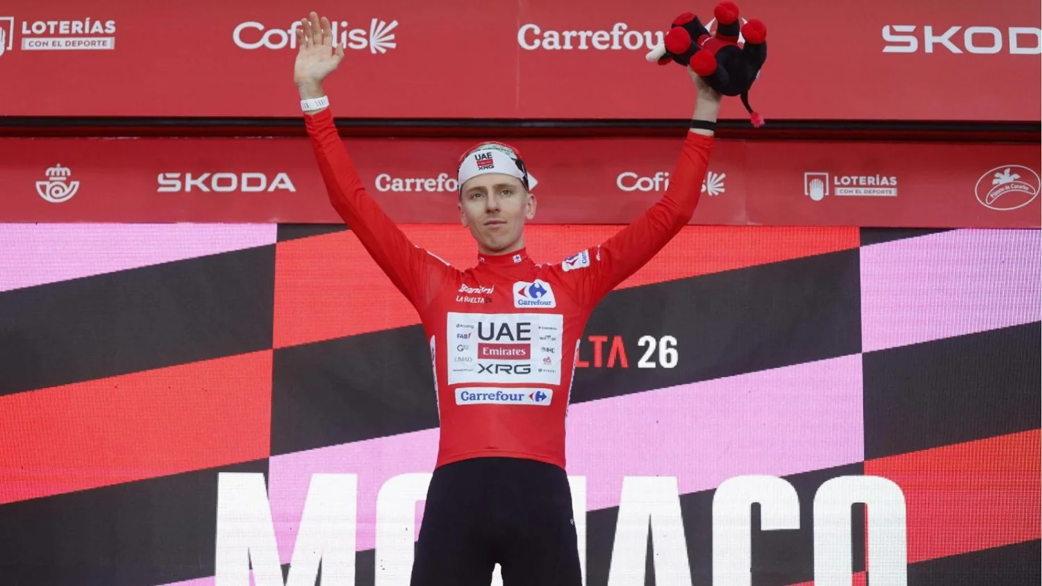 Pogacar vence prólogo em Montecarlo e assume a primeira camisa "roja" da Vuelta 2026