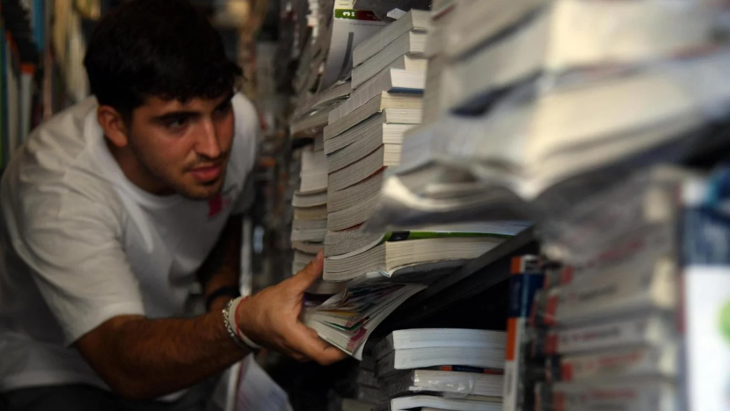 Por que os livros escolares são tão caros? O que a investigação da Antitrust revela