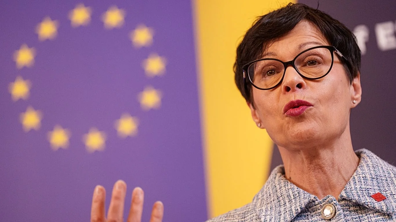 Por que a UE busca novos membros: análise do voto da Islândia e o tabuleiro estratégico europeu
