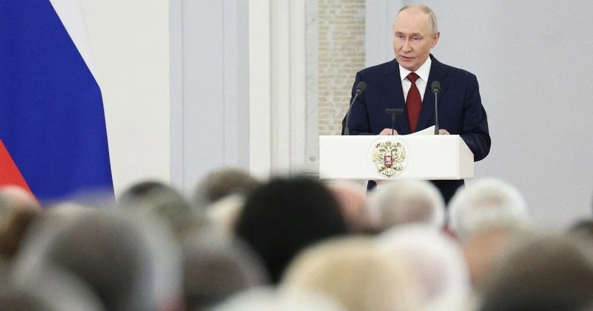 Putin assina lei que restringe direitos de russos condenados in absentia no exterior