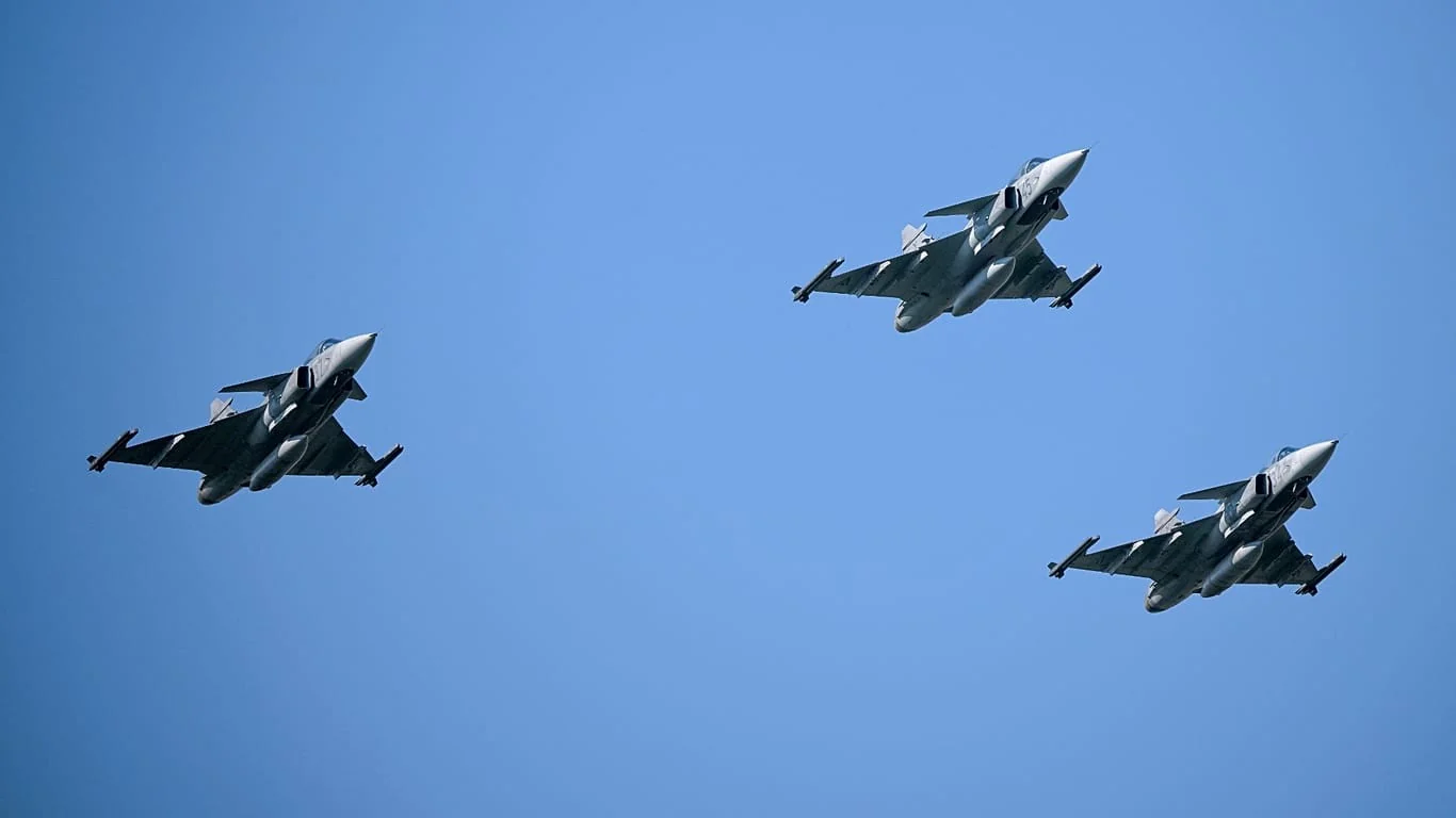 Queda de caça Gripen perto de Szolnok: piloto ejetou e investigação é aberta