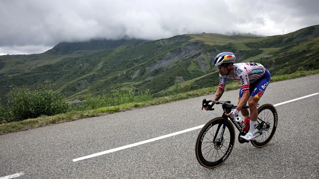 Roglič é atingido por carro e desiste da Clásica San Sebastián: foco na Vuelta