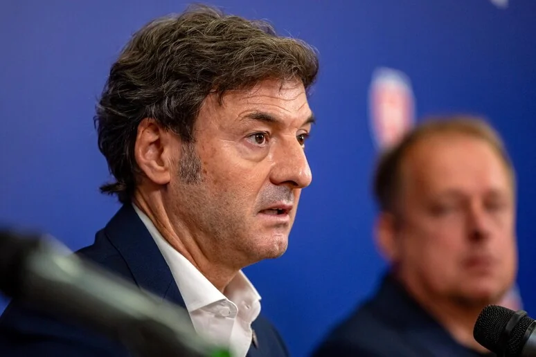 Santi Denia assume comando da seleção da República Checa: um passo simbólico e técnico