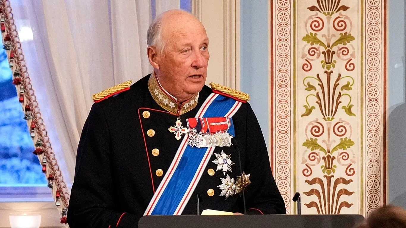 Saúde do Rei Harald V piora: cenário médico e impacto na estabilidade da Casa Real da Noruega