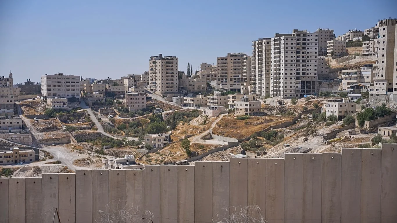Sete países, incluindo França, Alemanha, Itália e Países Baixos, rejeitam o plano E1 de Israel na Cisjordânia