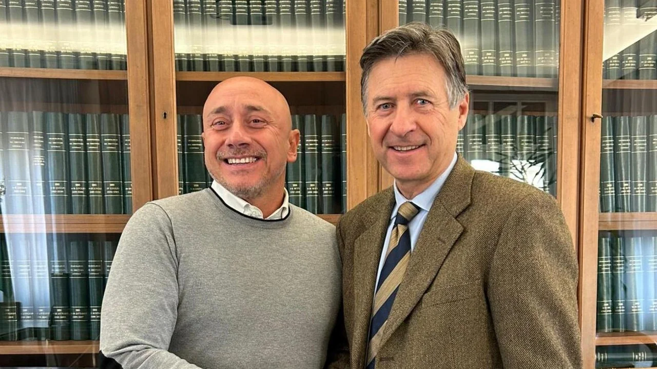 Cirurgia pioneira em Turim: fio eletrificado realiza settotomia e salva homem com Síndrome de Marfan