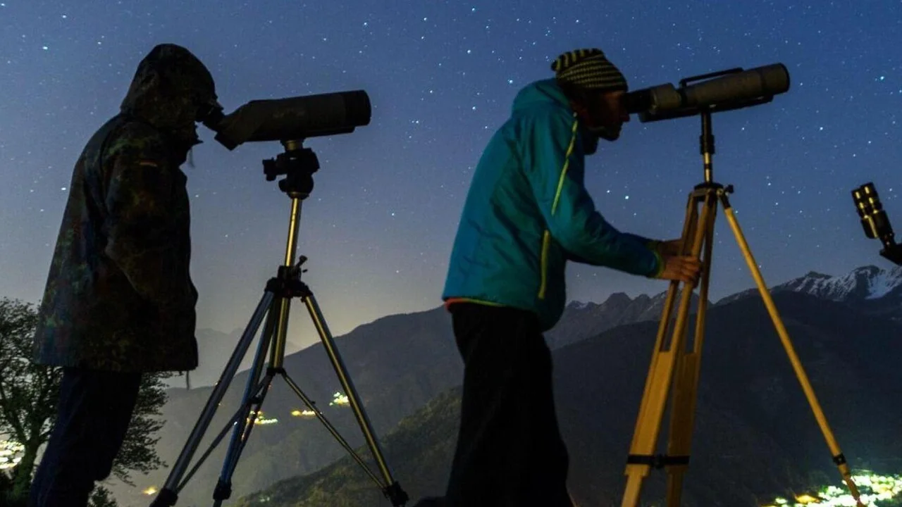 Scie luminose e cieli neri: guia de stargazing pela Itália